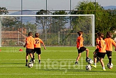 Sentetik Çim Yüzeyli Futbol Sahası Uygulaması